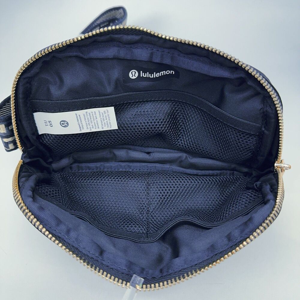 Lululemon Everywhere 1L Black Belt Bag Fanny Pack Crossbody Monogram Metallic - Picture 7 of 11